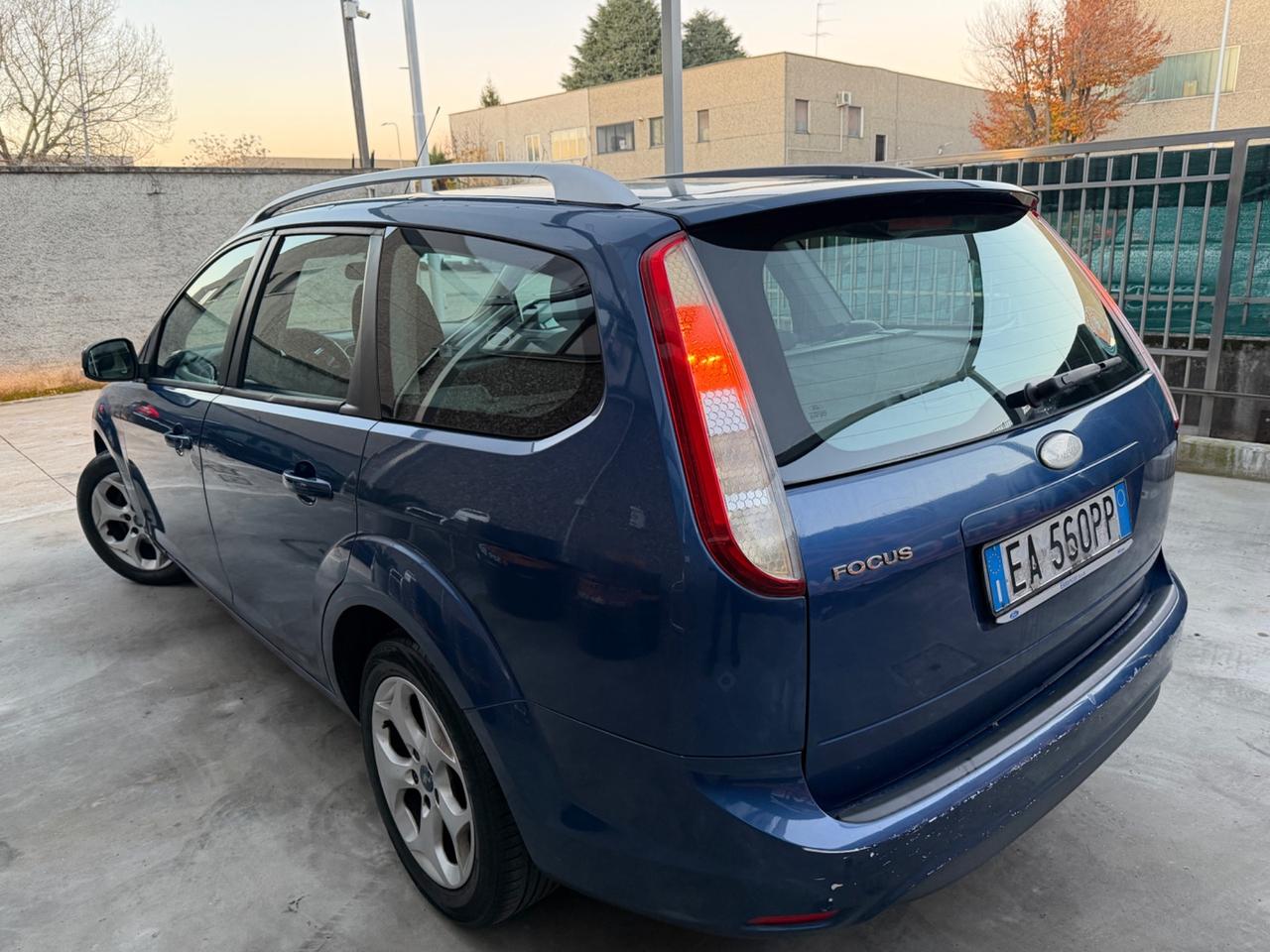 Ford Focus 1.6 benzina EURO5A NEOPATENTATI-FAMIGLIARE