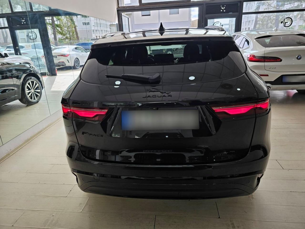 Jaguar F-Pace 2.0 D204 R-Dynamic SE awd auto camera
