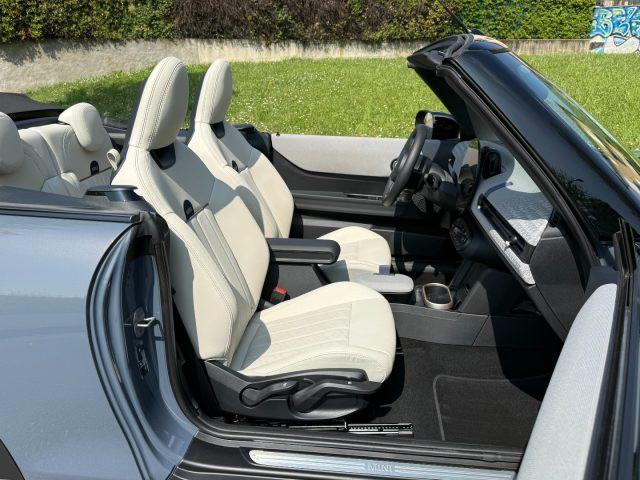 MINI Cooper C Cabrio Cooper C Favoured Cabrio