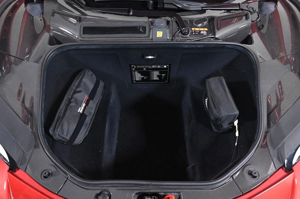 Ferrari 296 GTB -LEASING FULL INCLUSIVE - NOLEGGIO LUNGO TERMINE