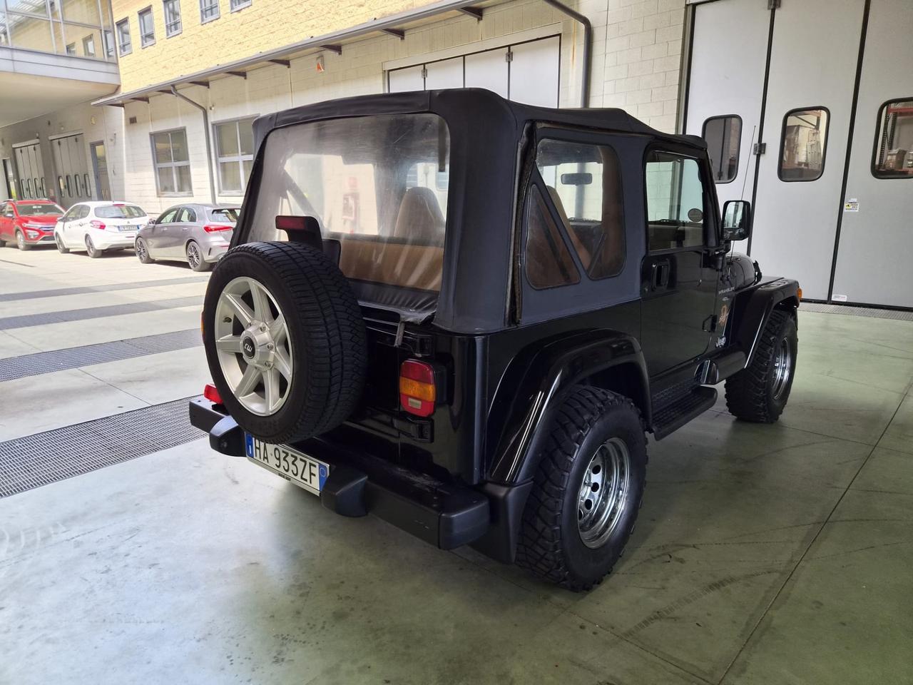 Jeep Wrangler 4.0 cat Sahara