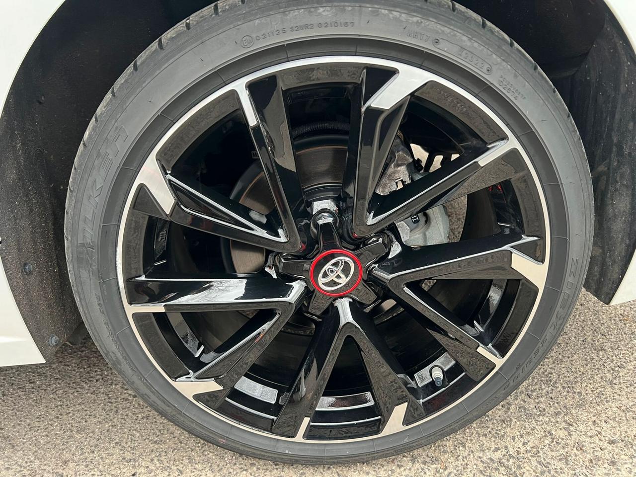 Toyota Corolla GR SPORT 1.8 Hybrid