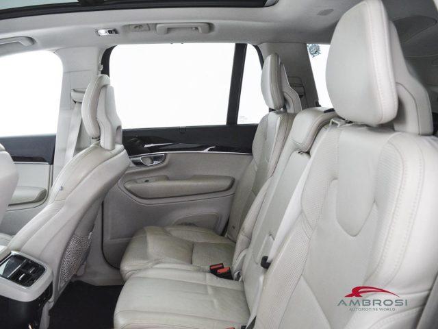 VOLVO XC90 D5 AWD Geartronic 7 posti Momentum