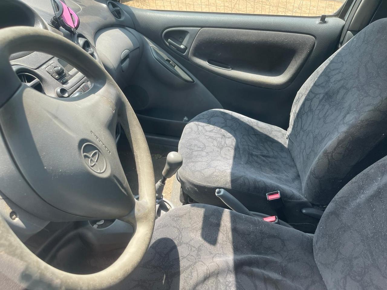 Toyota Yaris 1.0i 16V cat 3 porte