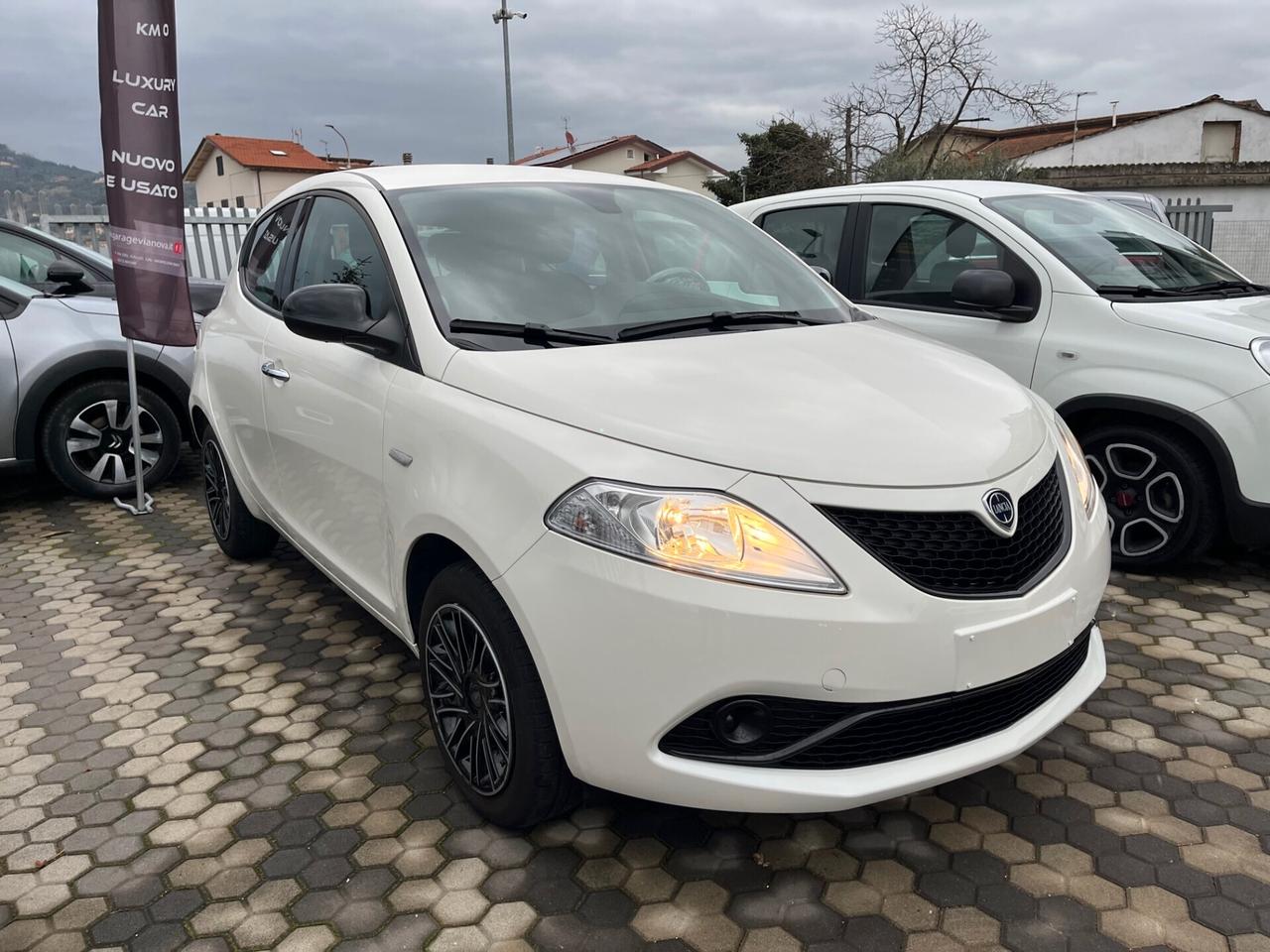 Lancia Ypsilon 1.2 69 CV 5 porte S&S Gold