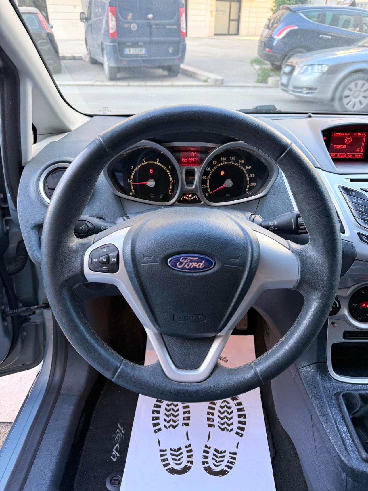 Ford Fiesta 1.4 5 porte Bz.- GPL Titanium