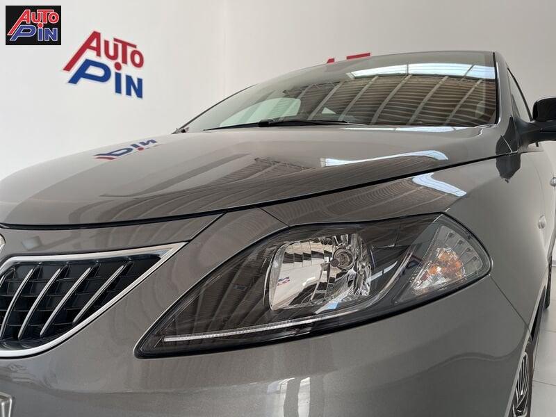 Lancia Ypsilon 1.0 FireFly 5 porte S&S Hybrid Platino