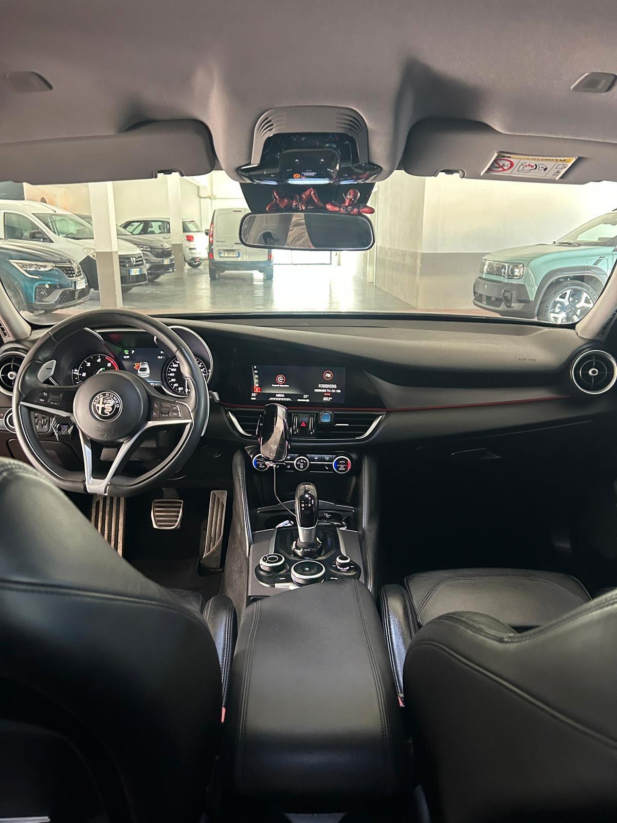 Alfa Romeo Giulia 2.2 Turbodiesel 210 CV AT8 AWD Q4 Veloce