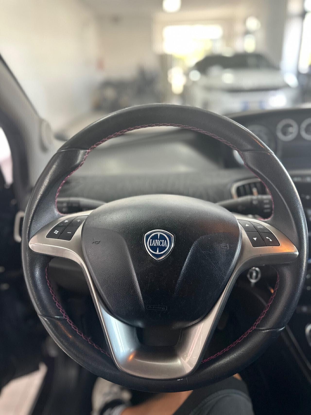 Lancia Ypsilon 1.3 MJT 16V 95 CV Elefantino