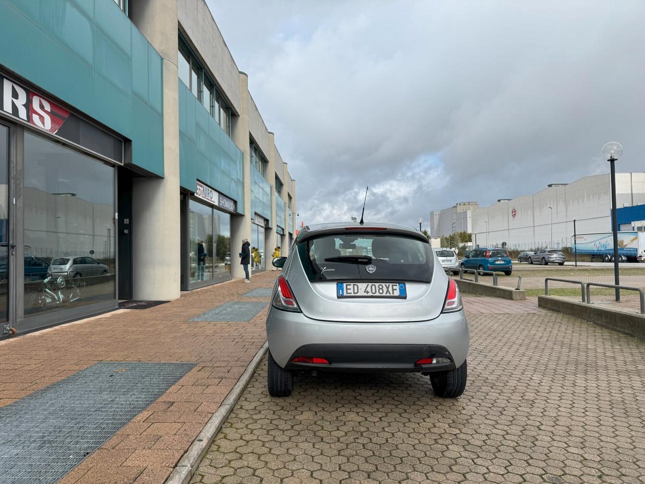 Lancia Ypsilon 0.9 TwinAir 85 CV 5 porte S&S Gold