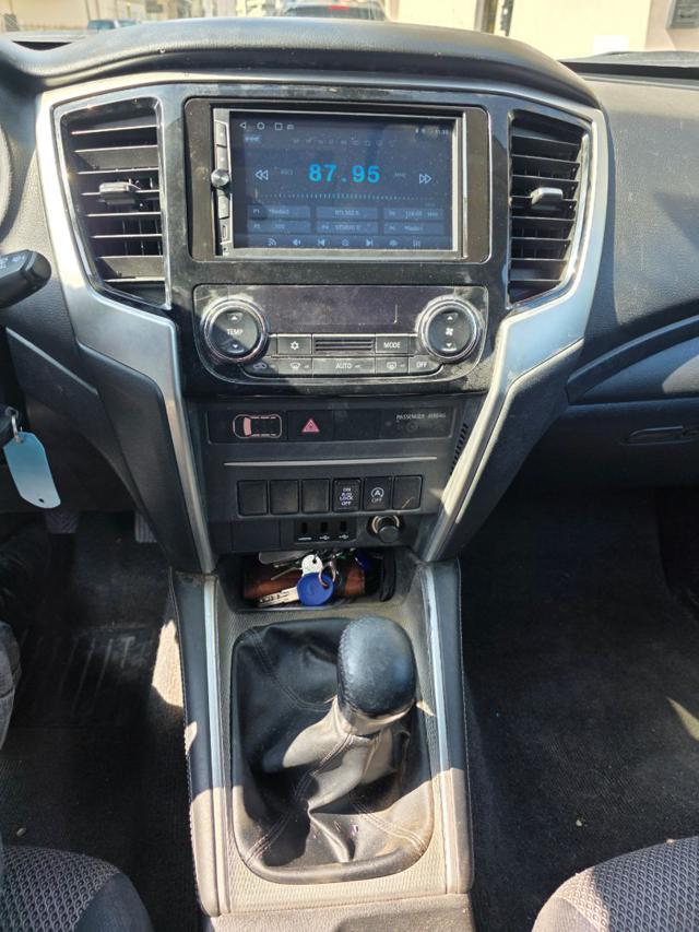 MITSUBISHI L200 2.3 D Club Cab 4x4 Super Select Intense