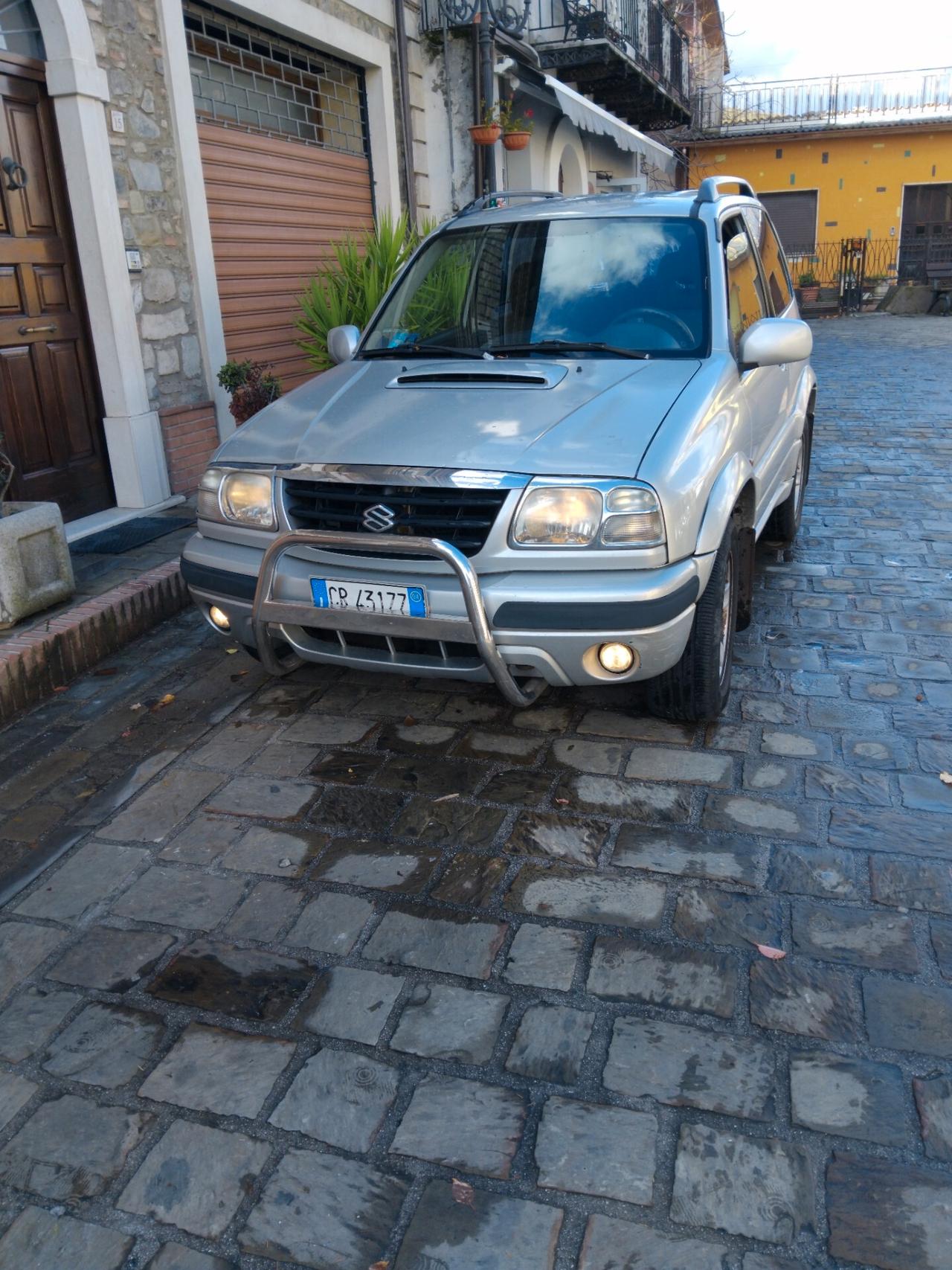 Suzuki Grand Vitara 2.0 turbodiesel 16V cat 3p Autocarro