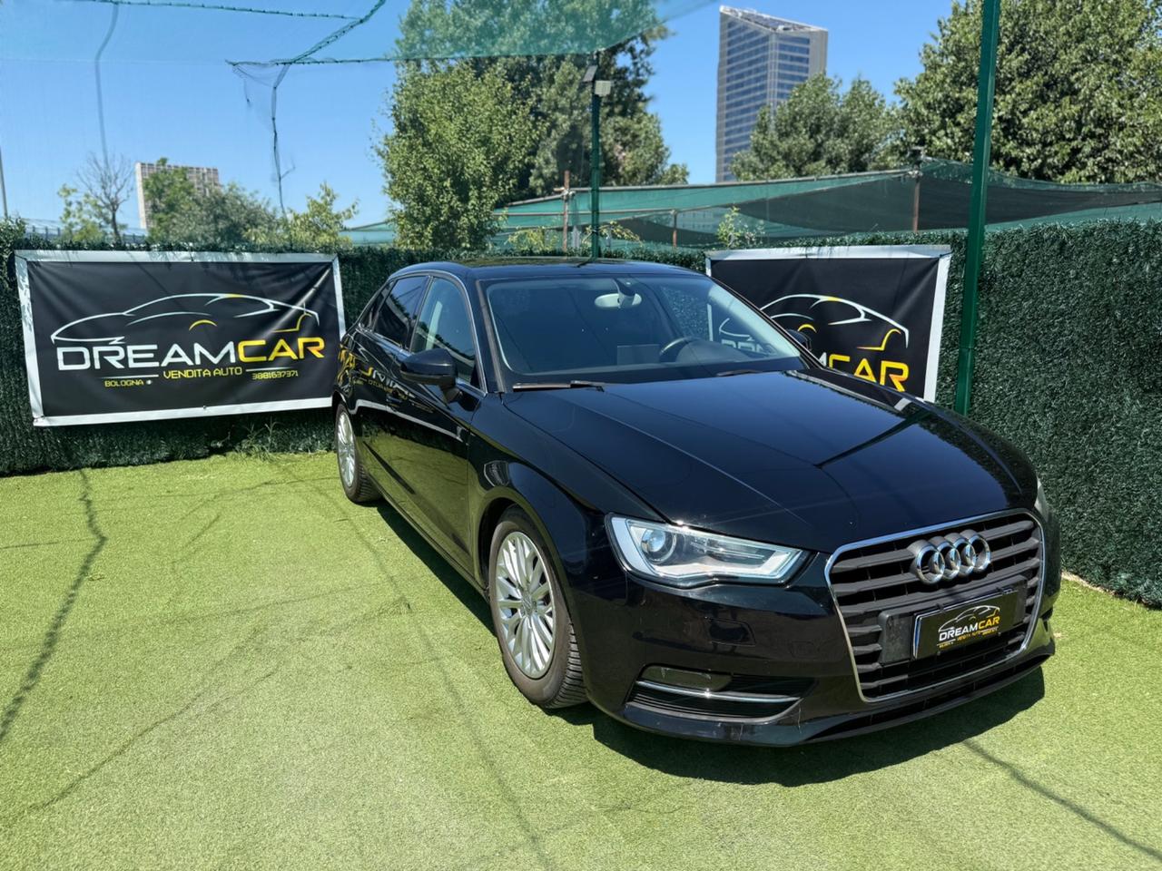 Audi A3 2014 1.6 TDI NEOPATENTATI FARI LED NAVI FULL