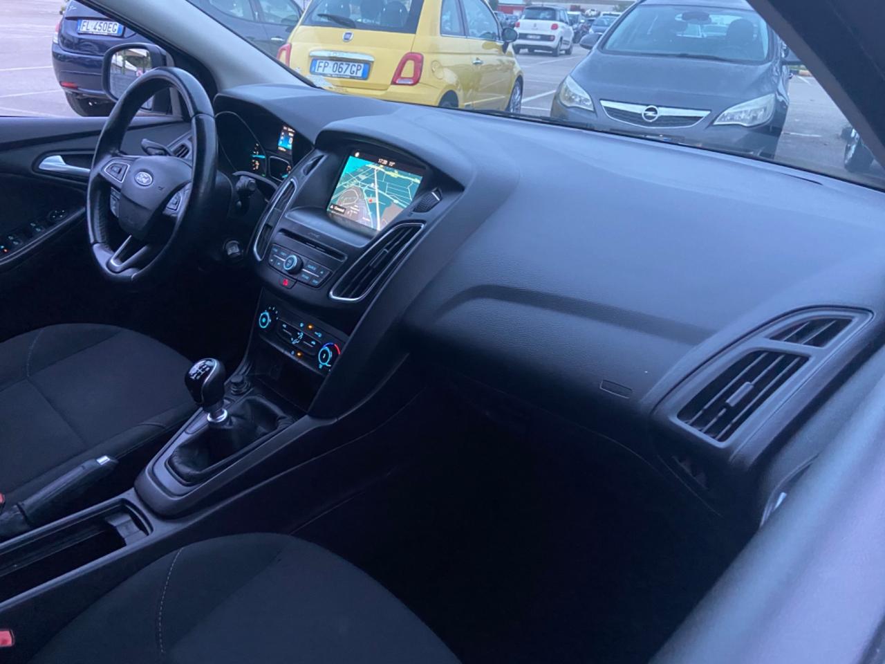 Ford Focus 1.5 TDCi 95 CV SW nuova garanzia12