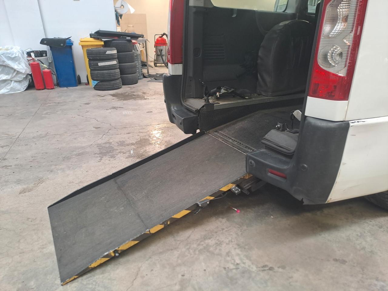 PEUGEOT EXPERT 2.0 HDI 6P + PEDANA DISABILI
