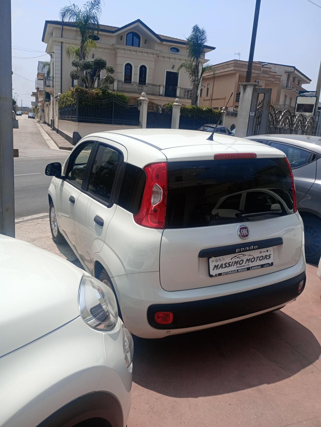 Fiat Panda 1.2 Lounge uconnect,pari al nuovo.