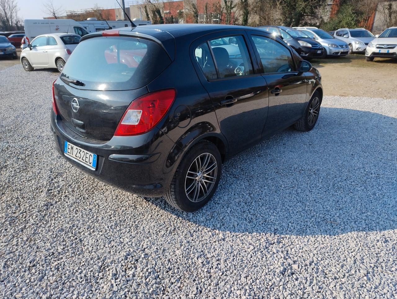 Opel Corsa 1.2 5 porte Sport