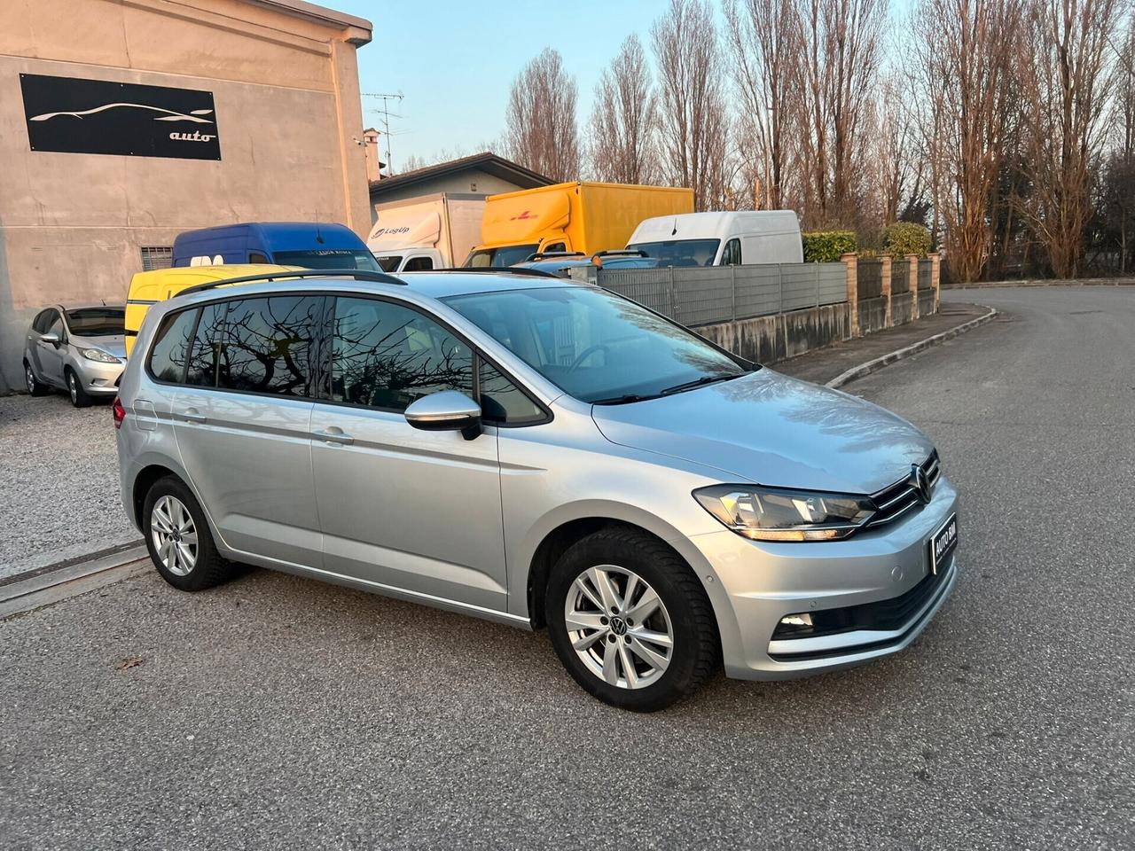 Volkswagen Touran 2.0 TDI 150 CV DSG BlueMotion Technology restyling
