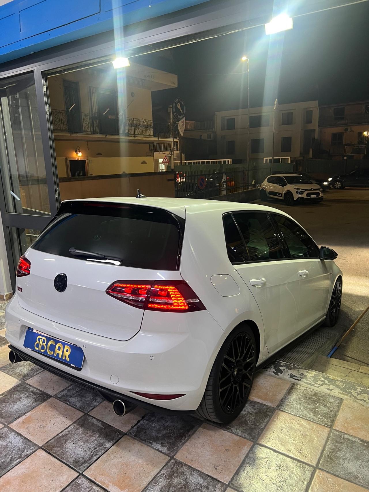 Volkswagen Golf GTI 350 CV Performance 2.0 TSI DSG 5p.