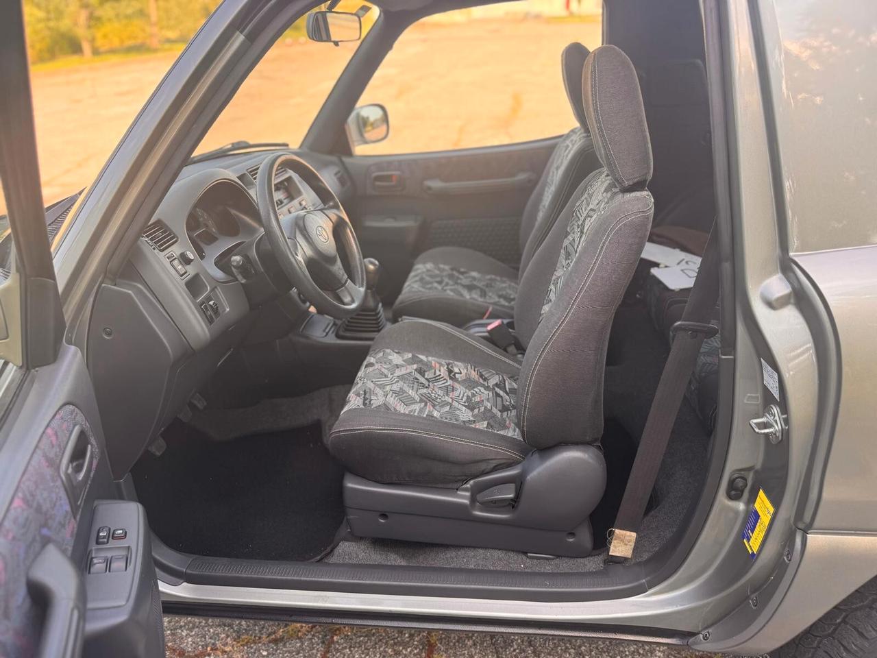 Toyota RAV 4 2.0i 16V cat 3 porte