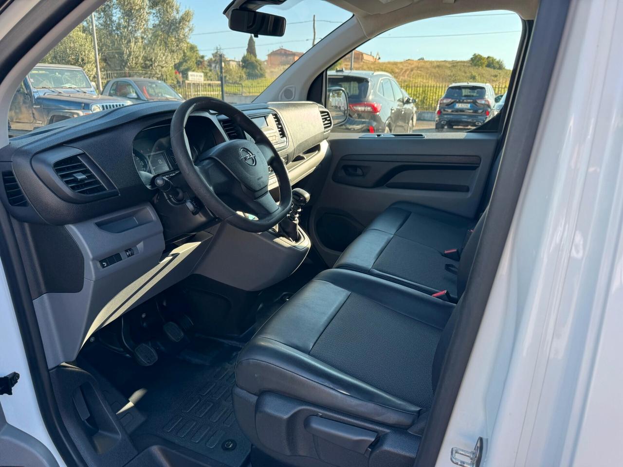 Vivaro 1.5 Diesel 120CV S&S PL-TN M Furgone Essentia