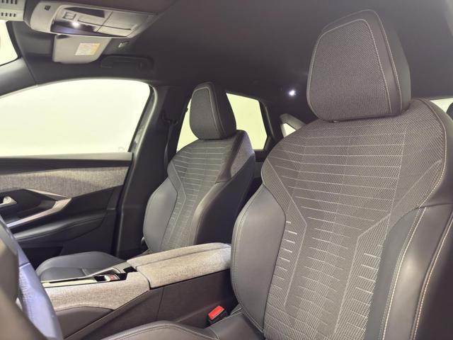 PEUGEOT 3008 Hybrid 136 e-DCS6 GT*FORMULA S*