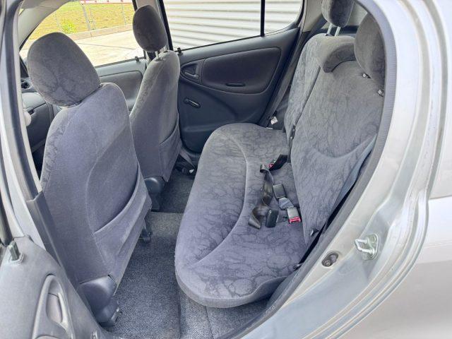 TOYOTA Yaris 1.0i 16V cat 5 porte OK neopatentati
