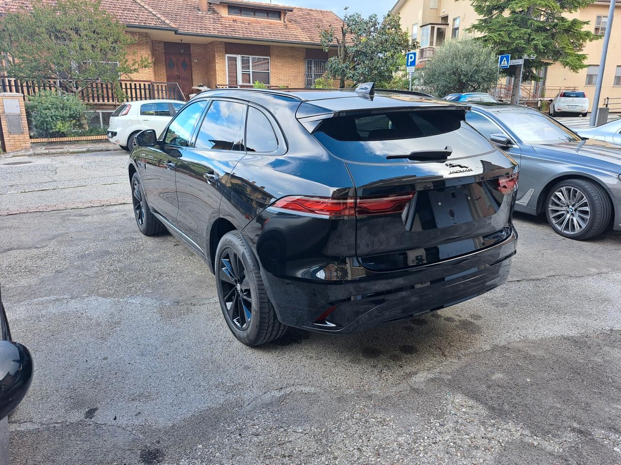 Jaguar F-Pace 2.0 D 204 CV AWD aut. R-Dynamic Black