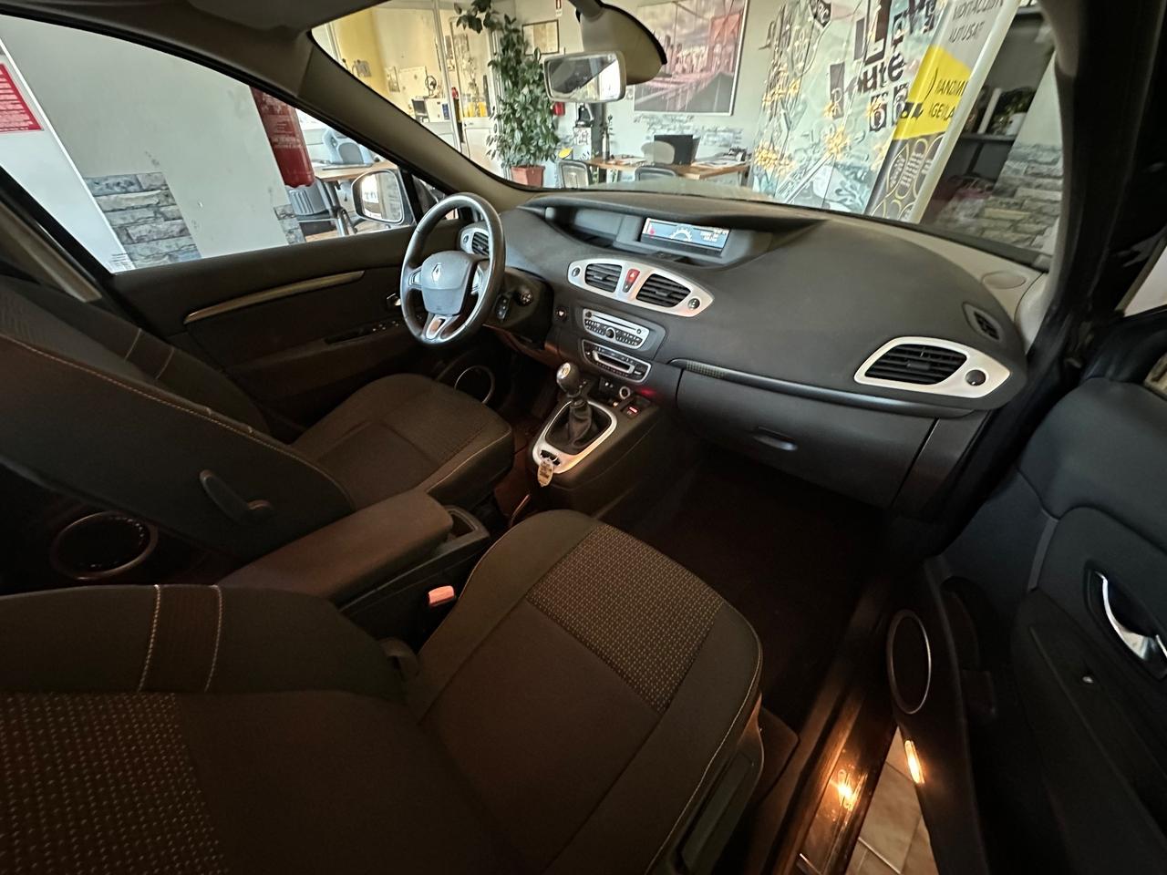 Renault Scenic 1.6benz. 7posti