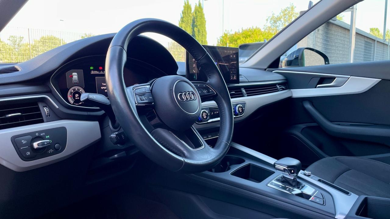 Audi A4 Avant 35 TDI/163 CV S tronic Advanced LED COCKPIT