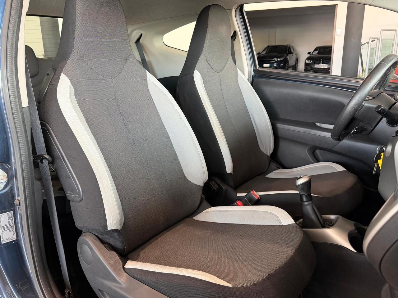 Toyota Aygo 1.0 VVT-i 69 CV 3 porte x-clusiv