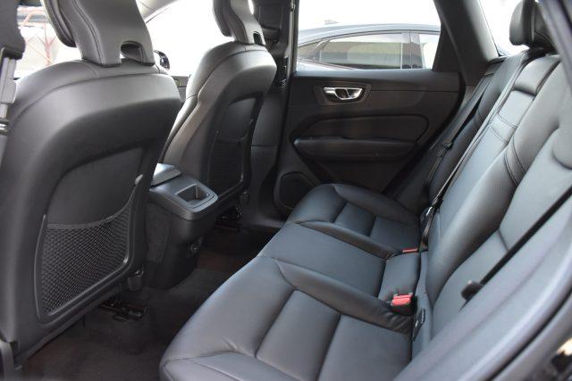 VOLVO XC60 B4 (d) AWD Geartronic Momentum *Pelle*