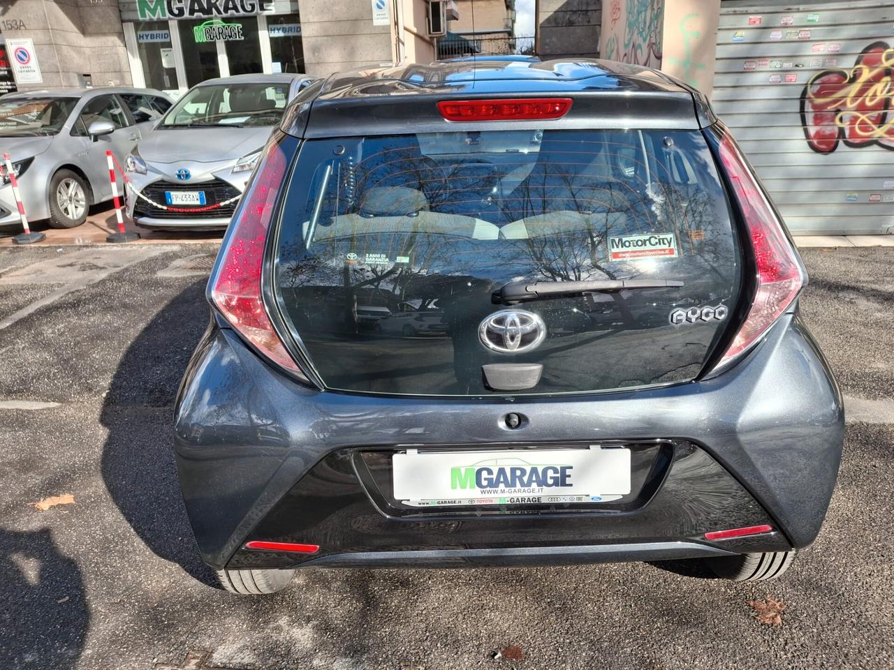 Toyota Aygo 1.0 VVT-i 69 CV 5 porte x-play MMT