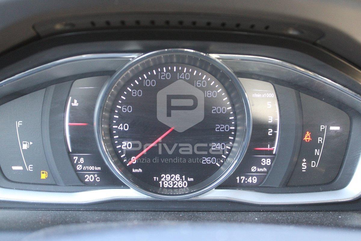 VOLVO XC60 D4 AWD Geartronic Summum