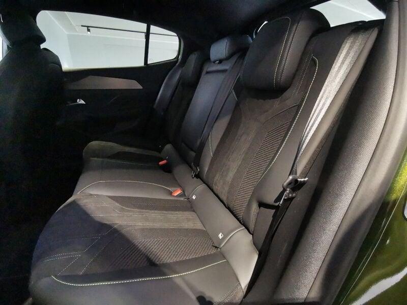 Peugeot 408 GT Exclusive Hybrid 145 e-DSC6