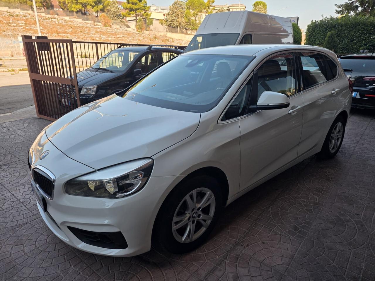 Bmw 2er Active Tourer 214d Luxury