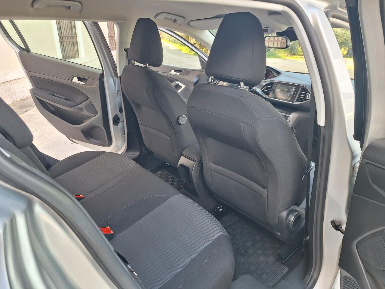 Peugeot 308 1.6 HDi "BERLINA" 114000 KM 2014