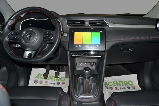 MG ZS - 1.0 MT LUXURY