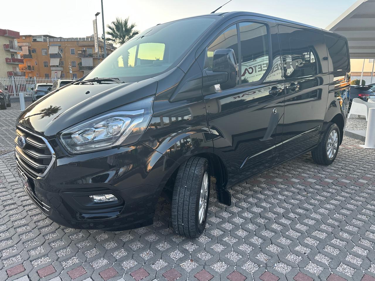 FORD TRANSIT CUSTOM 300 AUTOMATICO TITANIUM