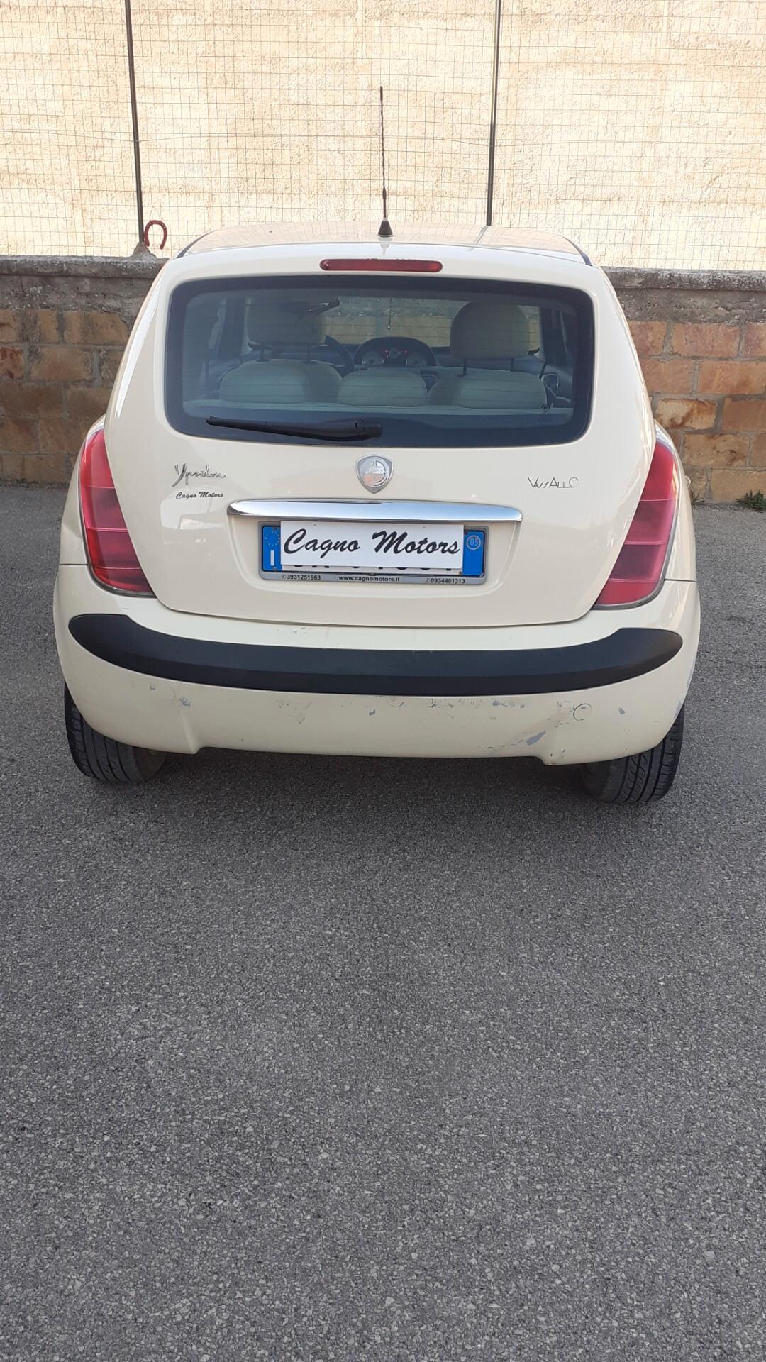 Lancia Ypsilon 1.2 16V Platino