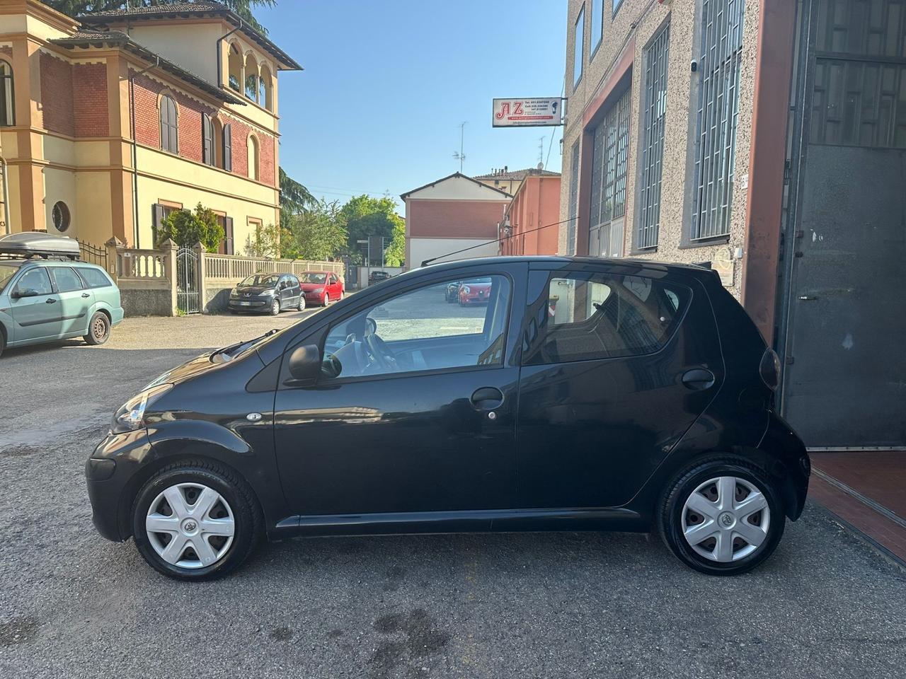 Toyota Aygo 1.0 12V VVT-i 5 porte Sol Connect