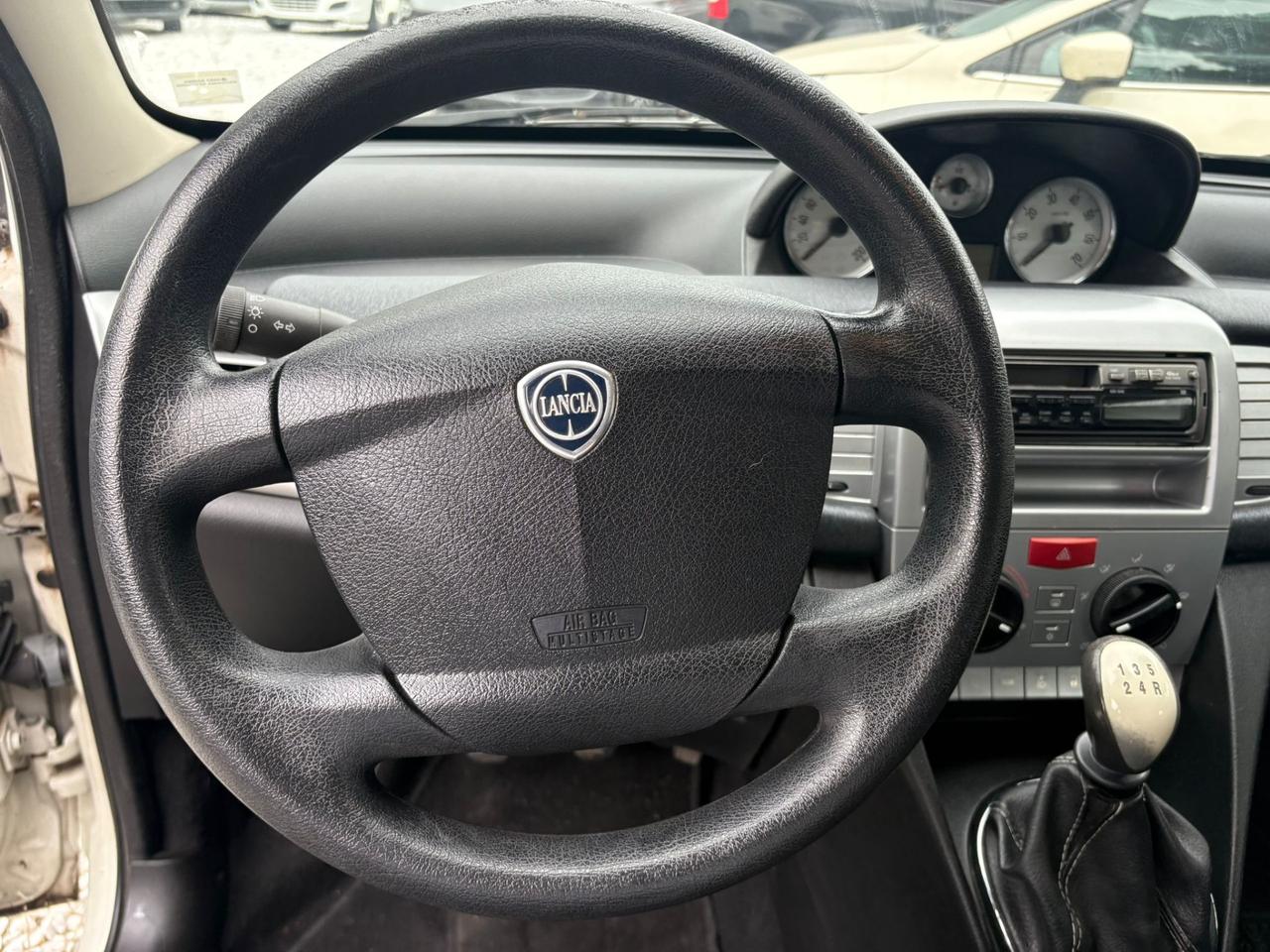 Lancia Ypsilon 1.2 Modamilano 60CV Ok Neopatentati