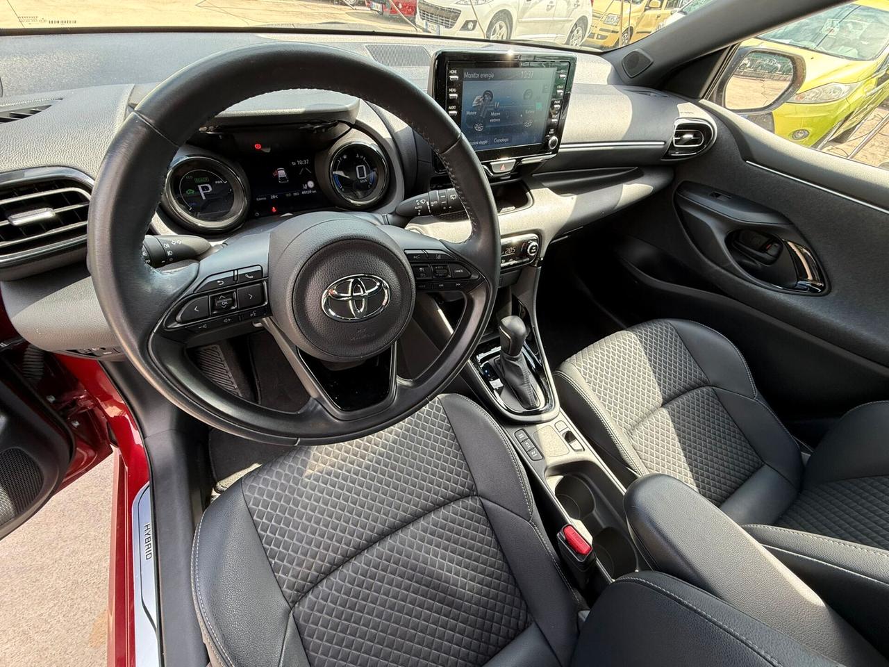 Toyota Yaris 1.5h Lounge PREZZO REALE