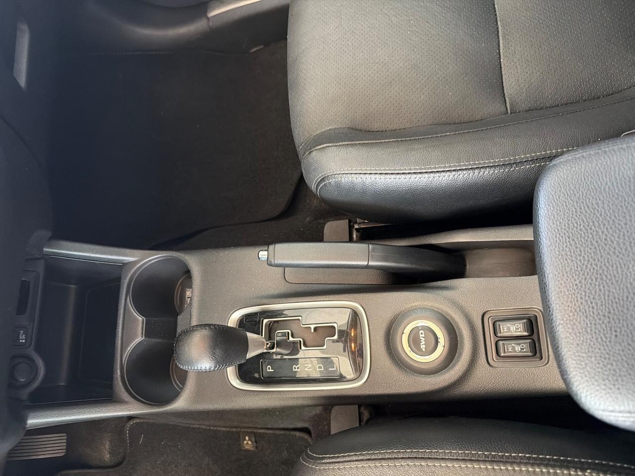 Mitsubishi Outlander 2.2 DI-D 4WD Instyle 7p. Con Tetto apribile