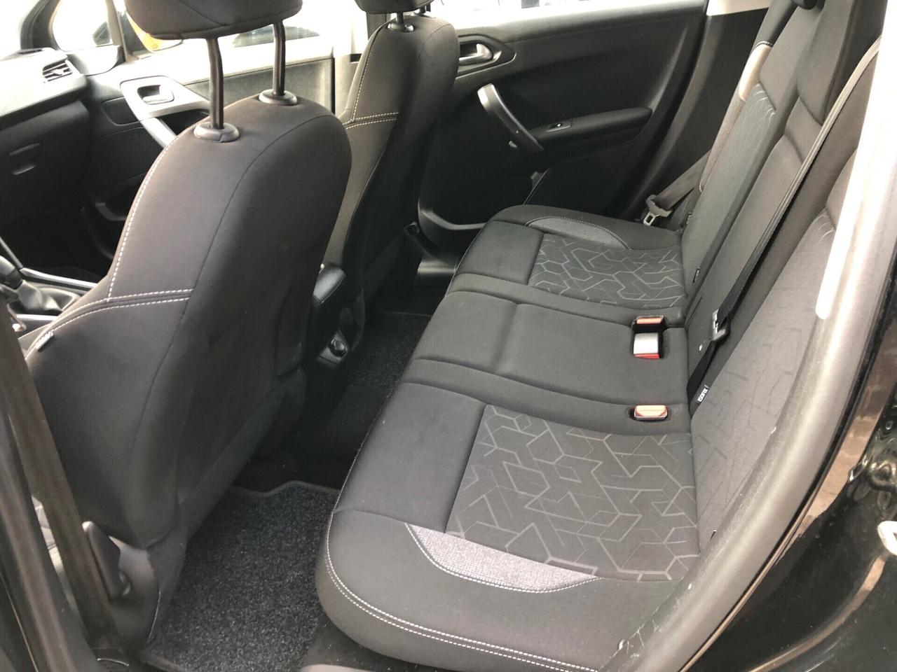 Peugeot 2008 blue hd 75 active