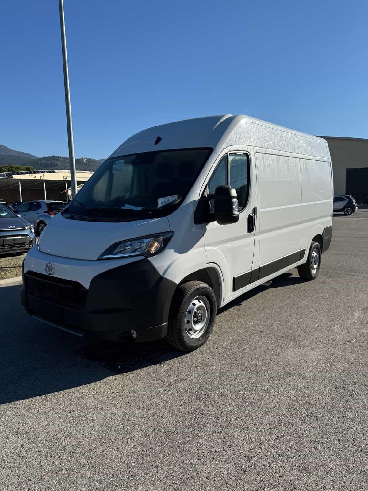 0450 NOLEGGIO FURGONE NUOVO TOYOTA PASSO MEDIO