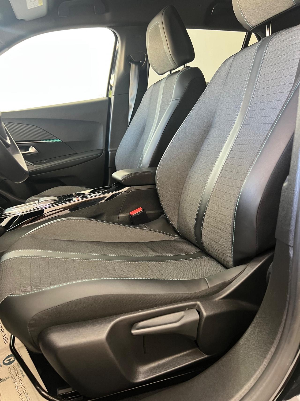 Peugeot 2008 BlueHDi 130 S&S EAT8 Allure Pack