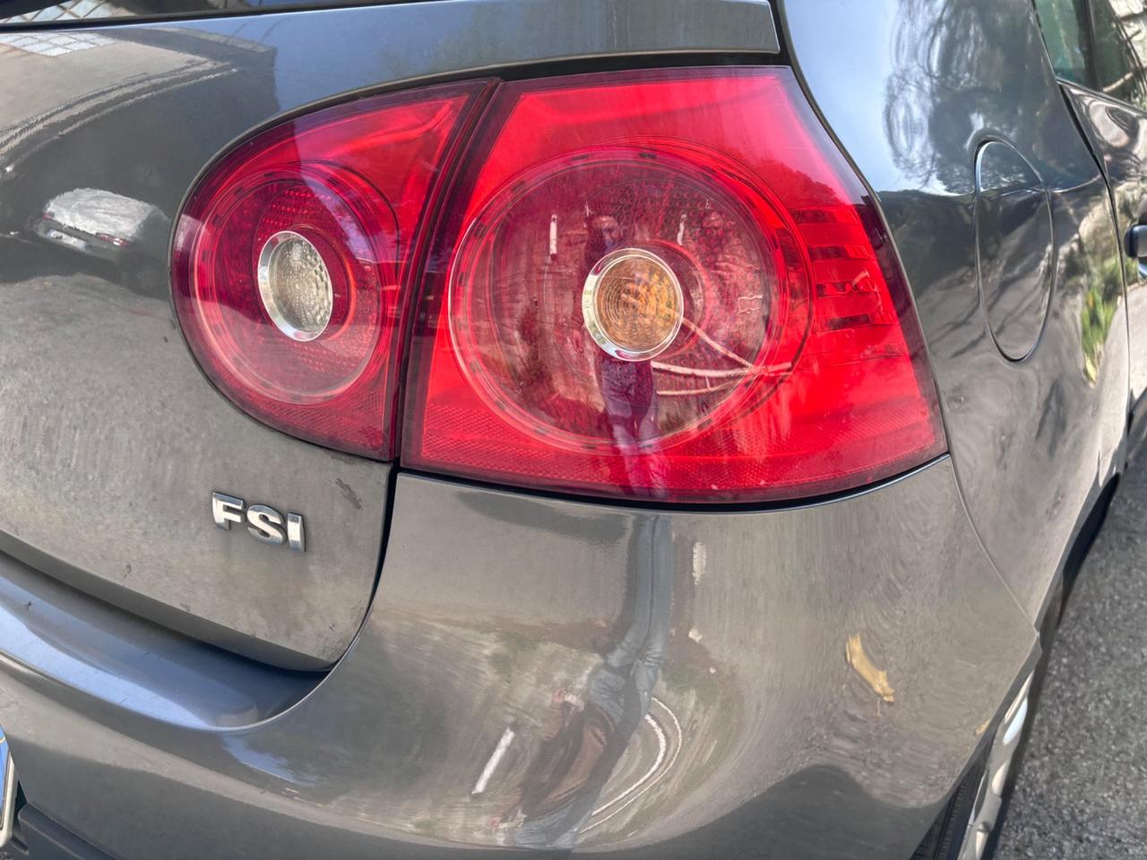 Volkswagen Golf 1.6 16V FSI 5p. Sportline