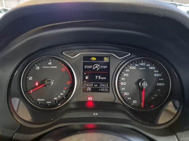 AUDI Q2 30 TDI Business