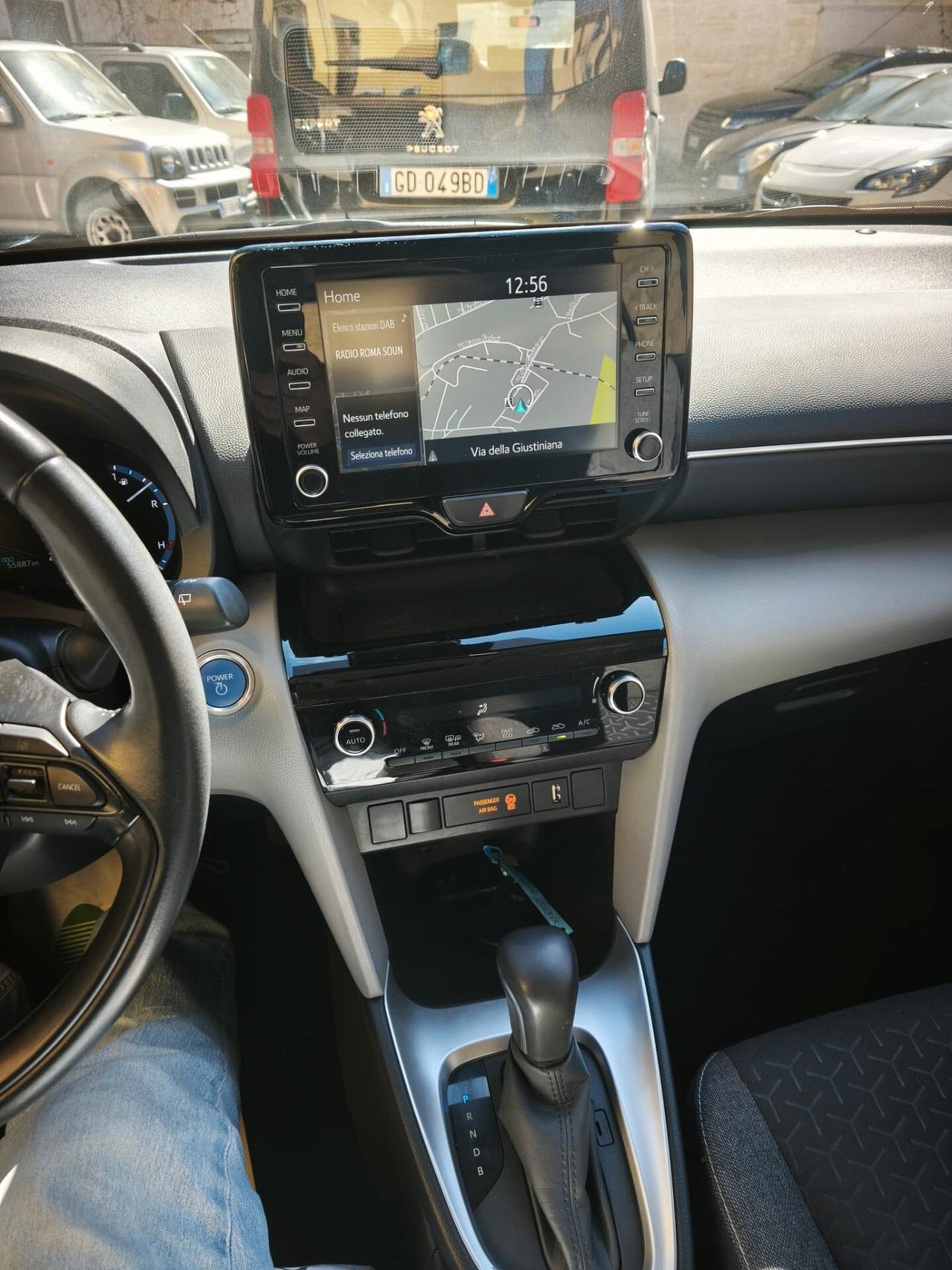 Toyota Yaris Cross 1.5 Hybrid 5p. E-CVT AWD-i Business